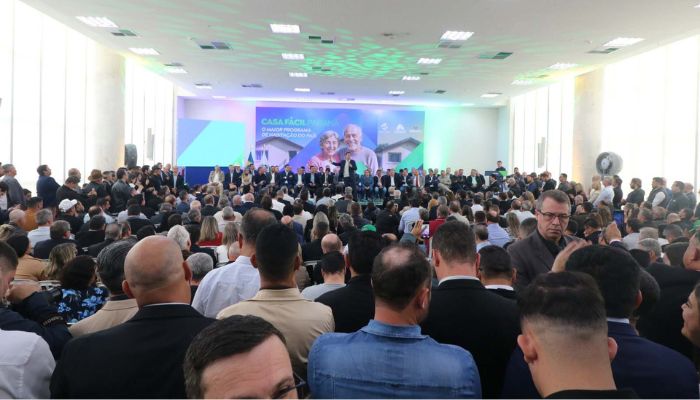 Foto: Geraldo Bubniak/AEN Estado vai investir mais R$ 100 milhões para regularizar 50 mil imóveis em todo o Paraná